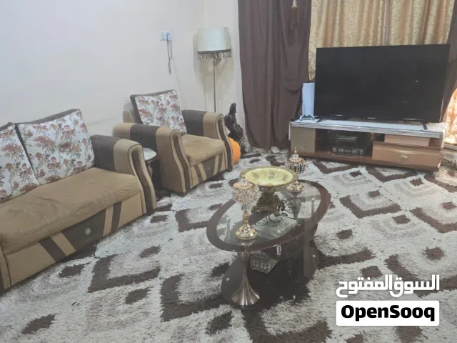 متوفر قنفات مع  طبلات وميز التلفزيون وياه ملحقات كوميديات اثنين مع زولية 4*6 مكاني البصرة - الزبير