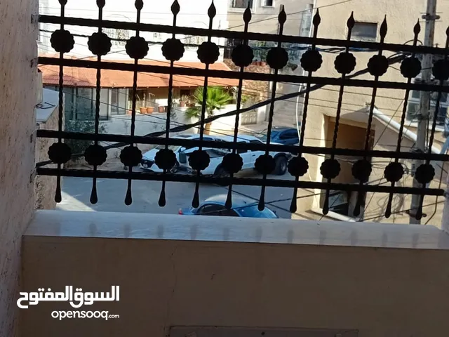 90 m2 3 Bedrooms Apartments for Rent in Zarqa Jabal Tareq