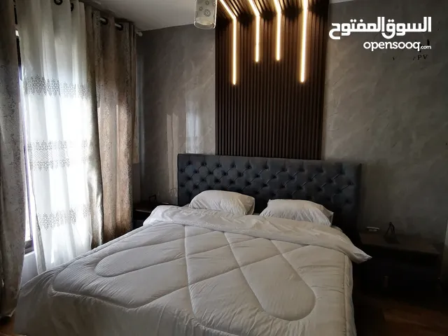 للايجار (اليومي/الاسبوعي) شقة مفروشة جديدة في #عبدون .. شارع السفارة الأمريكية / 2 نوم