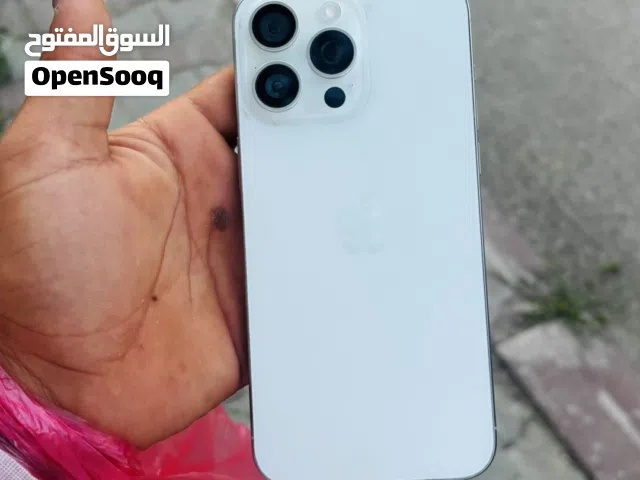 ايفون15برومكسلون بيض