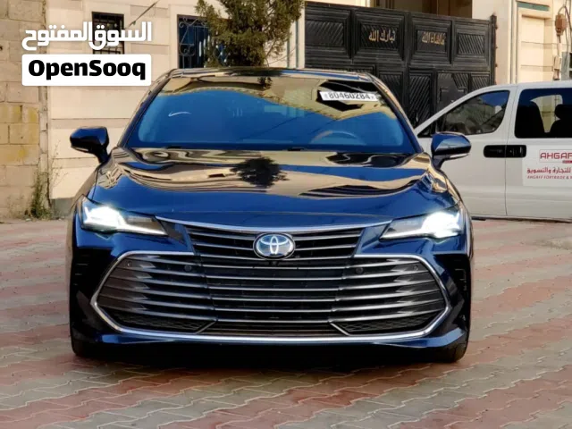 2022 تويوتا افالون Limited