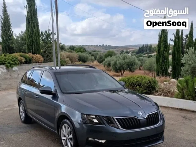 2020 سكودا اوكتافيا Standard