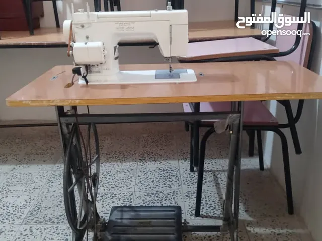 مكينة خياطة ماركة جاسمين مع الماسة والحركات عرطه جدا