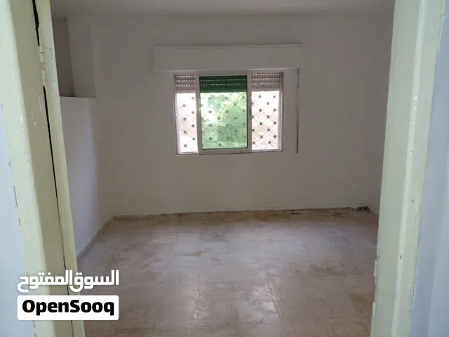 شقه للبيع مادبا