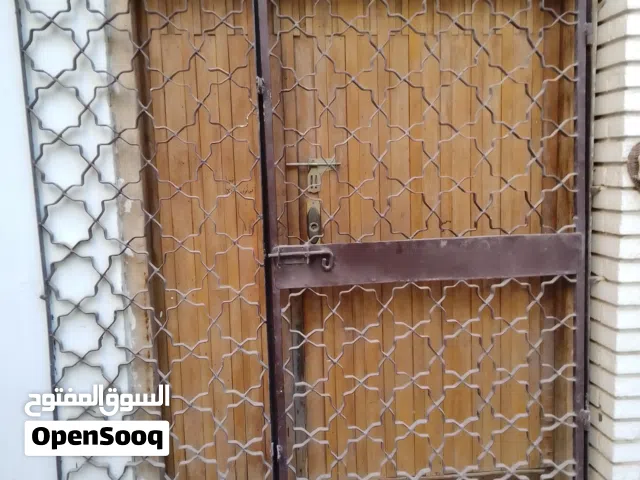 باب حديد خارجي