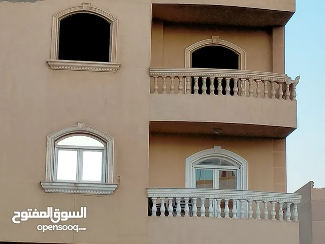175 m2 3 Bedrooms Apartments for Sale in Giza Sheikh Zayed