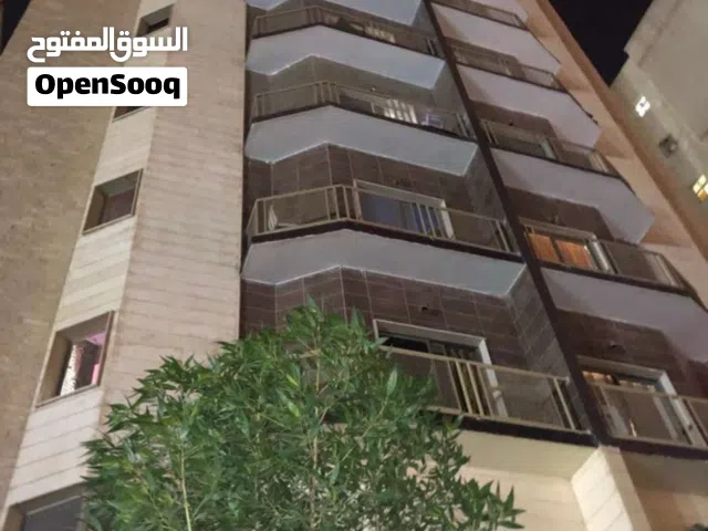 للإيجار ف حولي استديو مساحات مختلفة تبدأ من 100دينار حتي 240د غرفه وحمام ومطبخ غرفة حمام وزاوية مطبخ