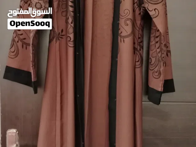 عبايات للبيع