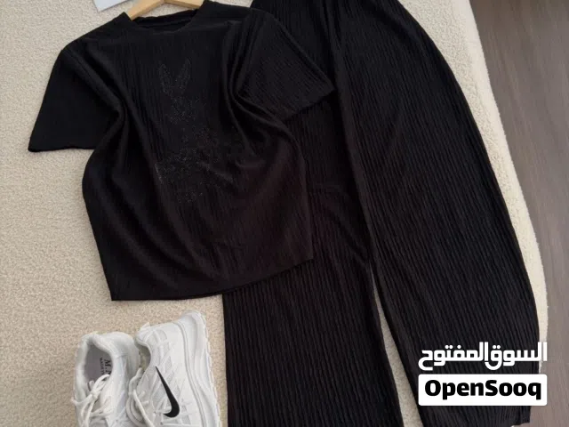 سوت اسود بموديل جديد صيفي