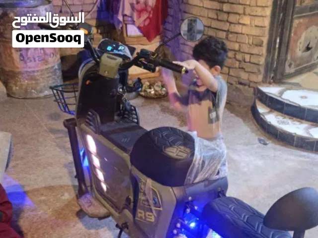 دراجه شحن R9 للبيع نضيفه مع كامل محلقات كلش مل مستعمله قليل