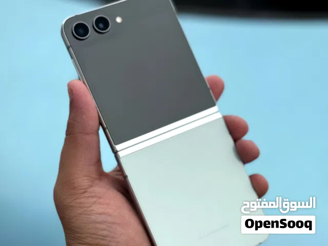 عرض خااص : Samsung Z flip 5 512gb بالذاكرة العملاقة هاتف نظيف جدا بحالة الوكالة و بأقل سعر لا يفوتك