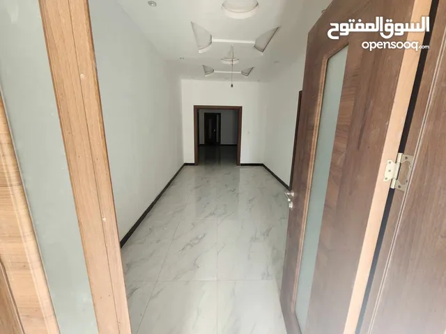 مبنى بناء حديث يتكون من 4طوابق+بيزمنت للإيجار المدينة السياحية يصلح ان يكون عياده او مقر شركة