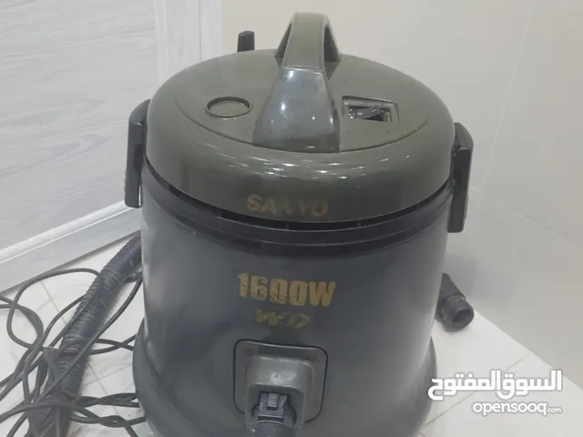 مكنسه كهربائيه 1600W مخزنه من فتره و حالتها جيده جدا ( الوصف مهم )