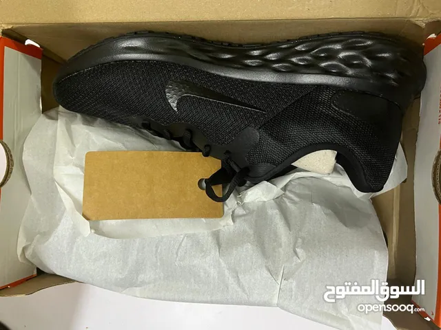 42.5 Sport Shoes in Al Riyadh
