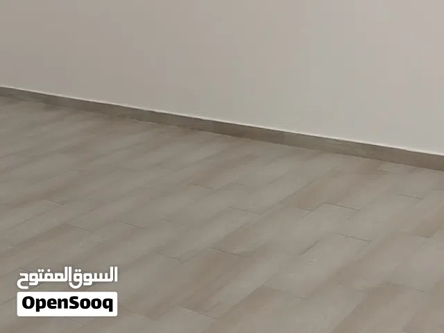 للايجار شقه ارضيه 3 غرف نوم بالفنيطيس ق8
