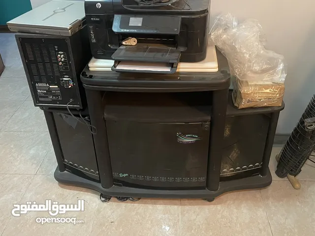طاولة تلفزيون