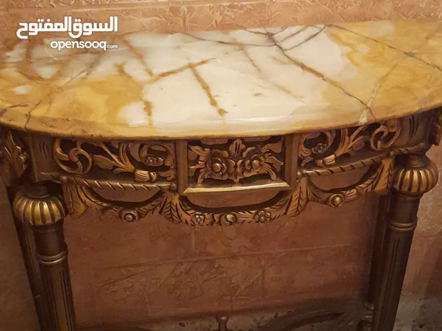 كونسول مع بلاطه رخام