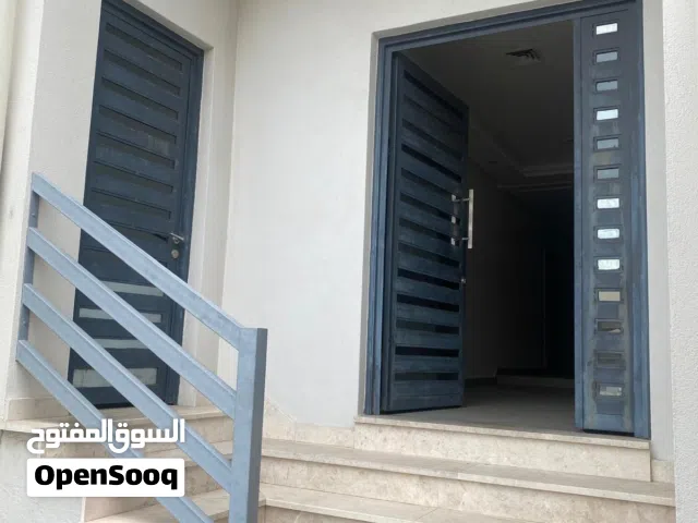 دور كامل ممتاز  للإيجار في أبو فطيرة قطعة 2 مع ديوانيه مستقله وحوش خاص  الايجار /850  كود / 66631