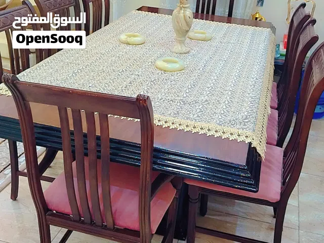 طاولة سفره للبيع خشب زان مع 8 كراسي بحالة ممتازة السعر 150 دينار رقم تواصل