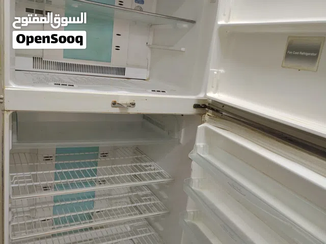 ثلاجة بحالة جيدة تبريد ممتاز.. فريزر واااااسع جدا... تجميد ممتاز