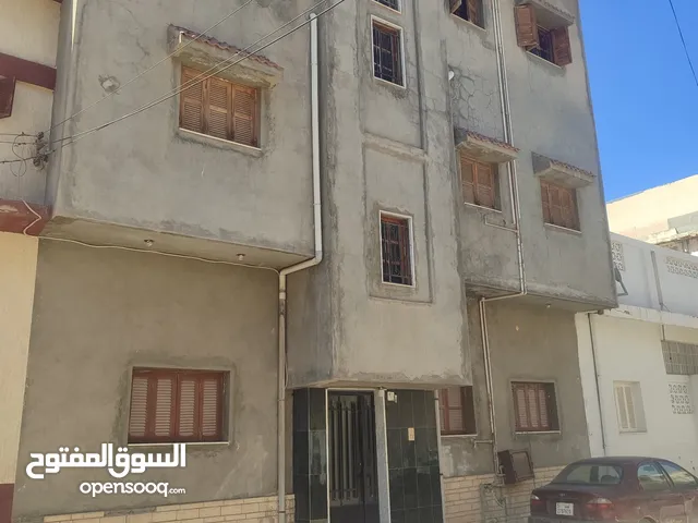 150 m2 More than 6 bedrooms Townhouse for Sale in Tripoli Ras Hassan