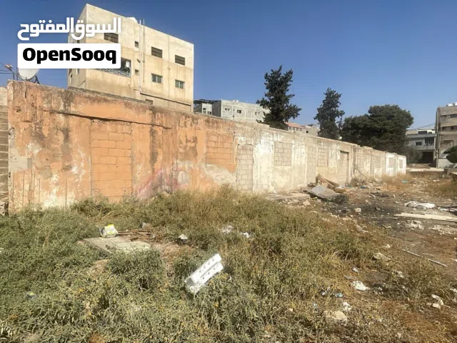 مستودع ضخم وسط مادبا قريب من شركة اورانج