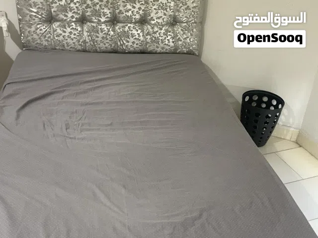سرير مع دولاب للبيع