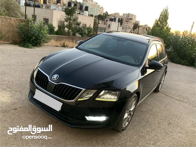 Skoda Octavia فلللللللللل مع بانوراما اوتوماتيك 2000 ديزل