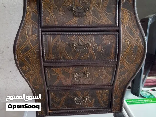 بايوي انتيك بحالة وكالة ممتاز مزخرف بسعر 40دينار