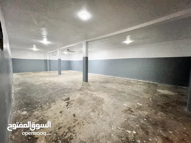 مخزن الايجار في عين زارة