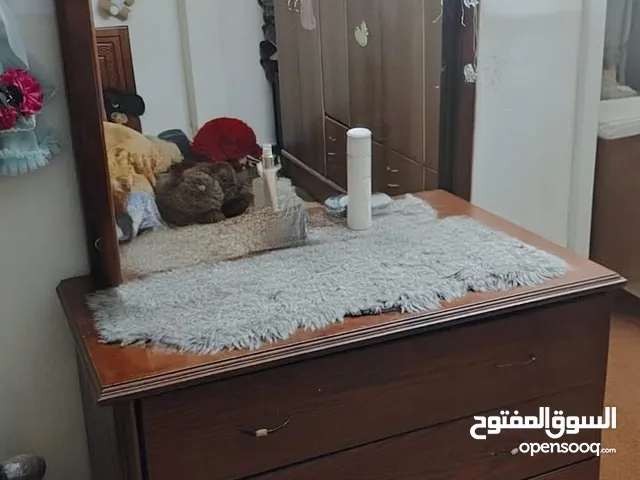 غرفه نوم شبابيه تختين وكوميدينا وتواليت تفصيل للبيع بحال الوكاله