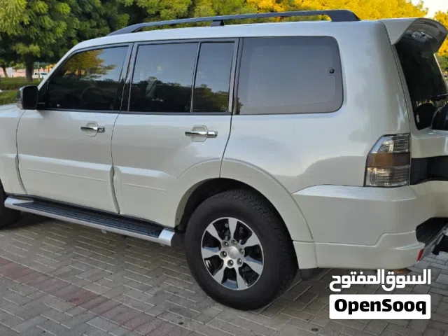 Mitsubishi Pajero 2016 (Expat driven) Number 1