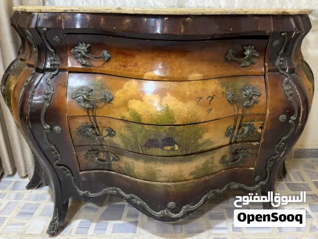 انتيكا خشب مع ادراج تخزين بزخارف مميزة