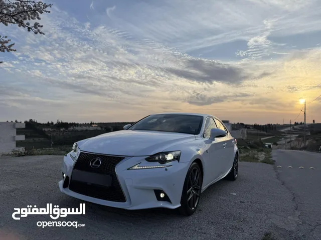 Lexus IS300h F-Sport plus 2015 بطارية هايبرد جديدة من الوكالة