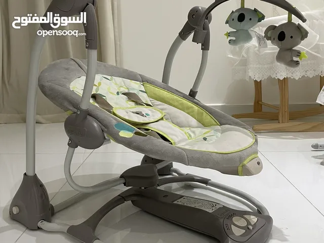 كرسي اوتوماتيك متحرك للأطفال مع مشغل موسيقى