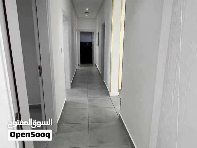 شقه دور وكبيره وتشطيب ممتاز في العارضية القسايم