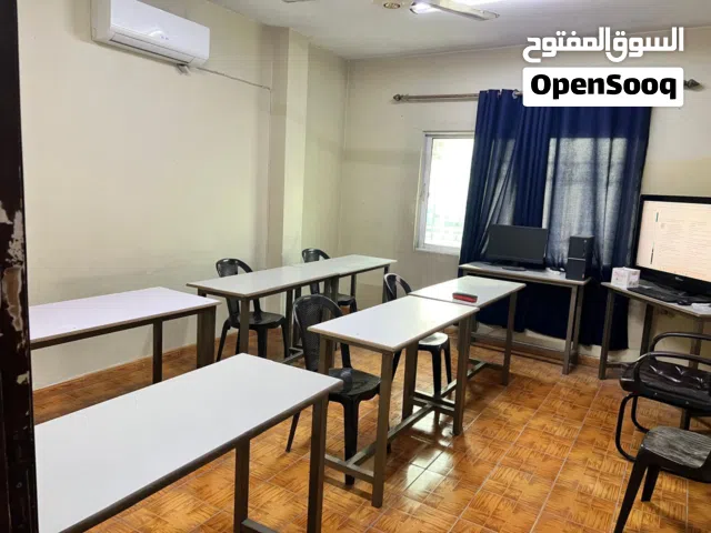 طاولات دراسه عدد30 تصلح لمركز ثقافي او مدارس