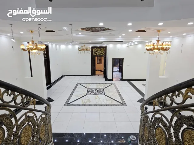 400 m2 More than 6 bedrooms Villa for Sale in Basra Briha