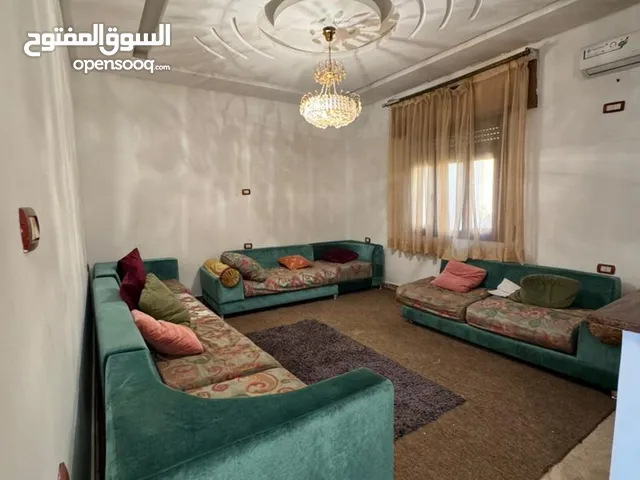 450 m2 5 Bedrooms Townhouse for Rent in Tripoli Al-Bivio