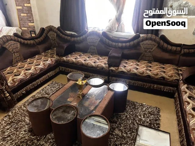 طقم خليجي استخدم 22 مقعد