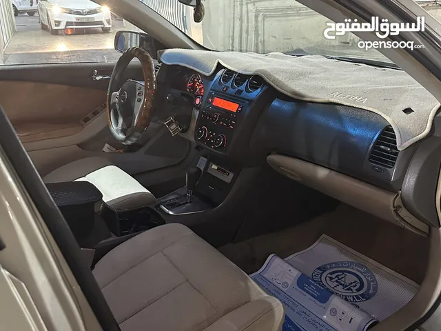 نيسان التيما موديل 2010