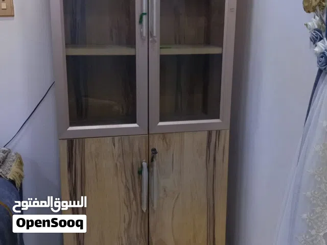 مكتبة مكتب عقارات اسدخدام قليل كلش ونظافه فول