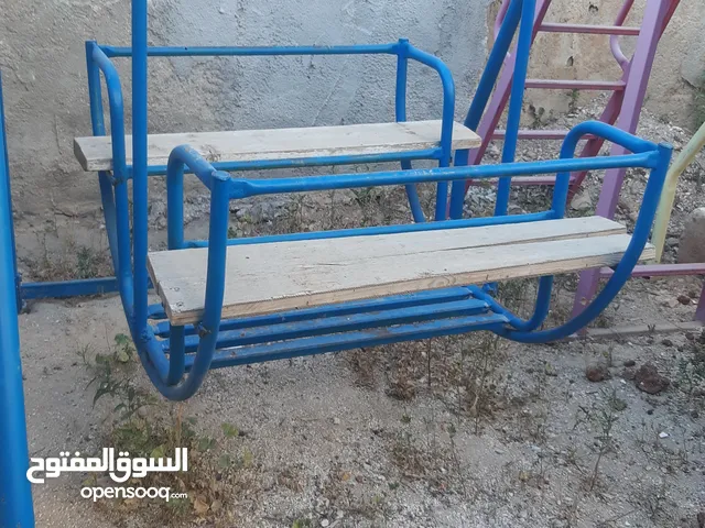 مراجيح وألعاب خارجية للأطفال