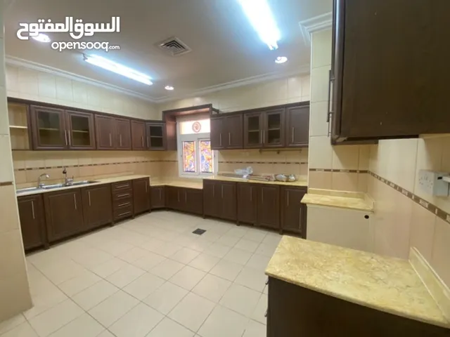 400 m2 4 Bedrooms Apartments for Rent in Al Ahmadi Mangaf