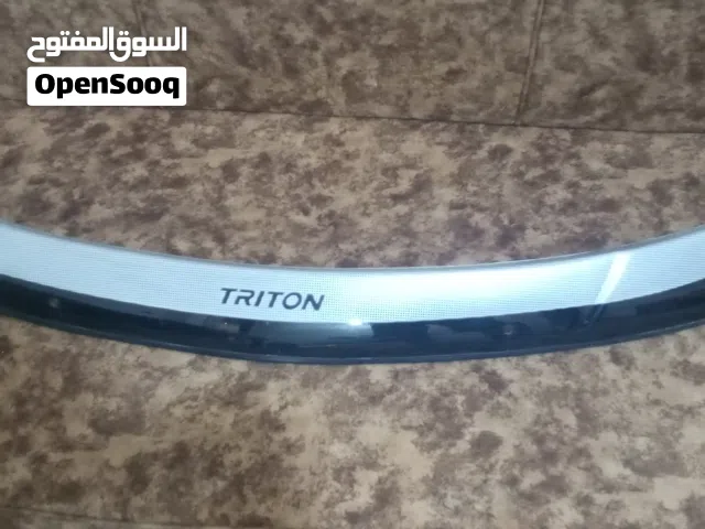 شفه غطاء امامي بكم ميتسوبيشي ال 200