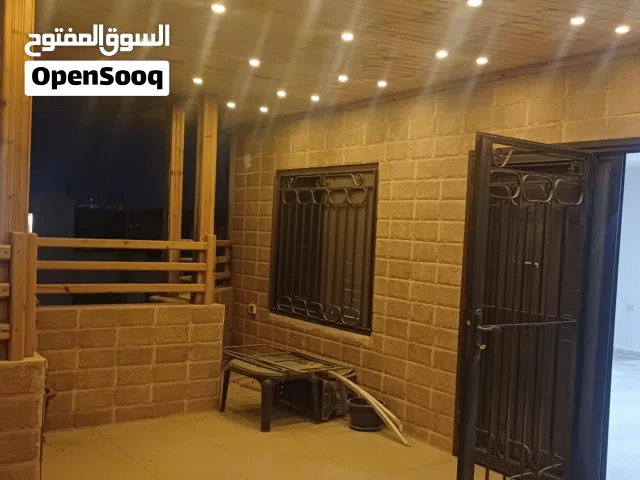 شقة ثالث مع روف للبيع