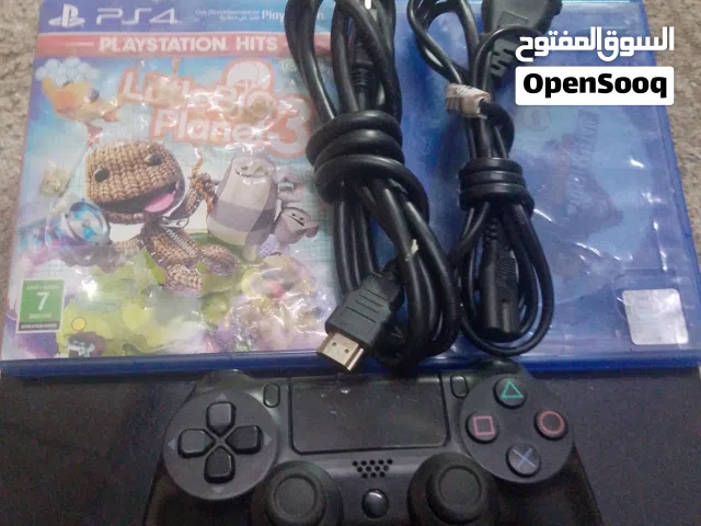 playstation 4 500gb 2 cd one controller is warking good perfact