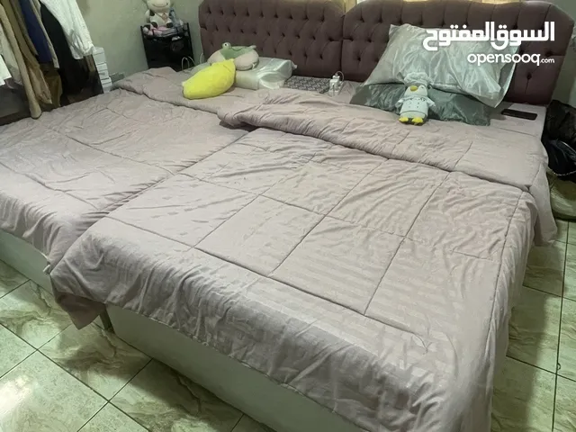غرفة نوم بحالة ممتازه للبيع