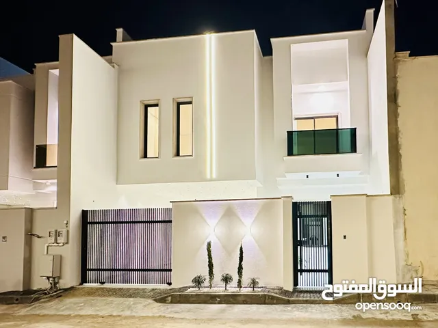 310 m2 3 Bedrooms Townhouse for Sale in Tripoli Al-Serraj