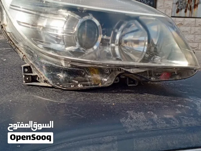 ضوء مرسيدس سي كلاس W204 امامي يمين